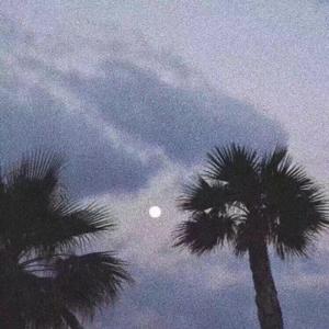 美㇏扒开尿囗给男人看
